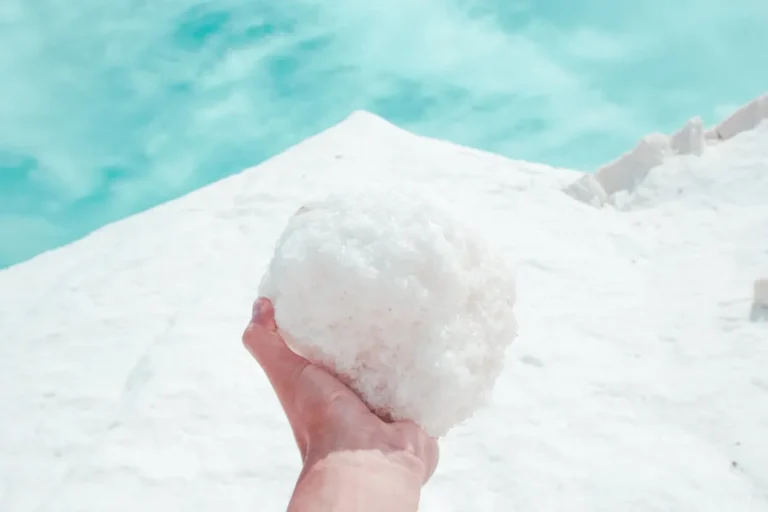 Snowball Kiss: Meaning, Examples, and How to Use It