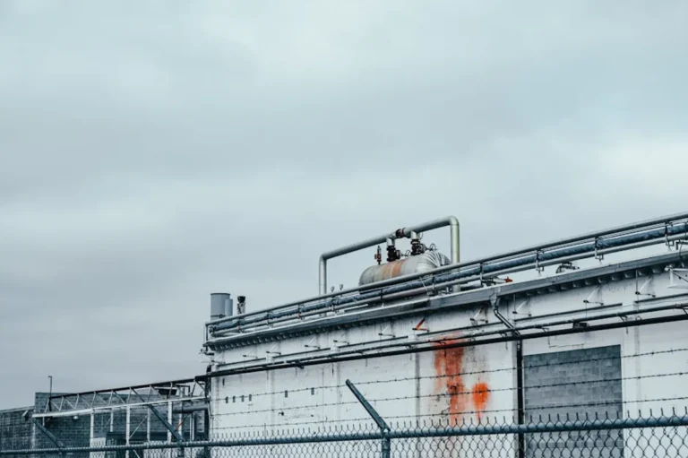 What Does Ammonia Smell Like and When Should You Worry?